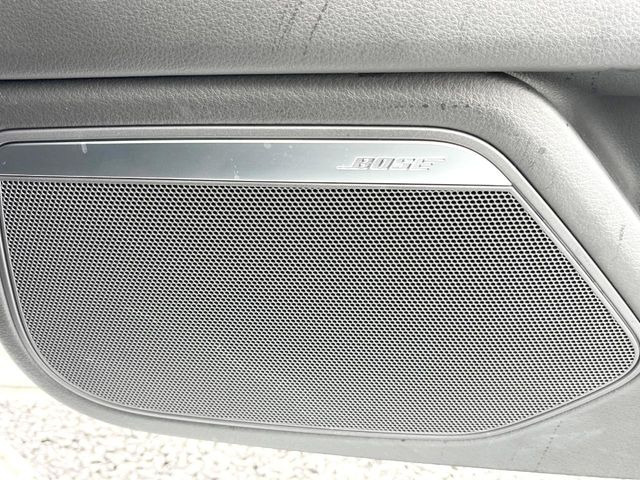 ��BOSE�T���E���h�V�X�e��:���f�����ɍœK�Ȓ������{���ꂽ�A�l�C�̃T�E���h�V�X�e���ł��B�ʏ�̃X�s�[�J�[�Ɣ�r���Ă����̍L���肪�������܂��B���񂲗��X�̏ゲ�̊����������B