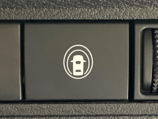 �y�C���e���W�F���g�G�}�[�W�F���V�[�u���[�L�z�t�����g�J�����őO���̎ԗ�����s�҂����m�B�Փ˂������Ȏ��͏Փ˔�Q�y���u���[�L���쓮�A�Փˉ�����T�|�[�g�B�����S�Ƀh���C�u�����y���݂��������܂��B