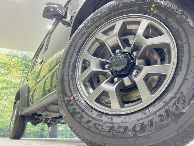 �y����15�C���`�A���~�z�C�[���z�O�ςɃ}�b�`���������A���~�z�C�[���𑕒����Ă���܂��B�e��ЊO�A���~�z�C�[����A�X�^�b�h���X�^�C�����戵�����Ă���܂��B���񂲑��k����������