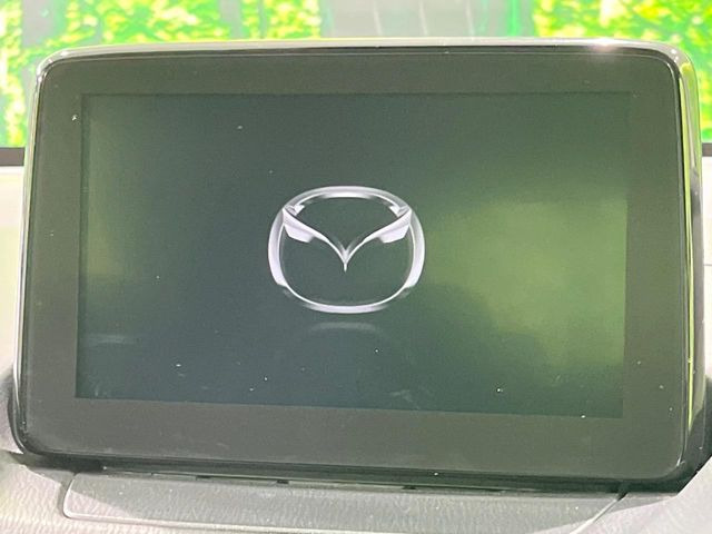 �y�}�c�_�R�l�N�g�i�r�z�ԓ��̕��͋C�Ƀ}�b�`������̌^�^�C�v�̃i�r�B�e����q�ݒ��Bluetooth�Đ����A�l�X�ȋ@�\���y���߂܂��B�����I�ȃ_�C�������삪�\�ŁA�g��������ǍD�ł��B