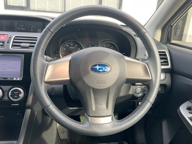 �y�����v�����X�e�A�����O�z�㎿�Ȋv���g�p���邱�ƂŁA��ɂ����������݂ƂĂ��^�]���₷���n���h���ł���