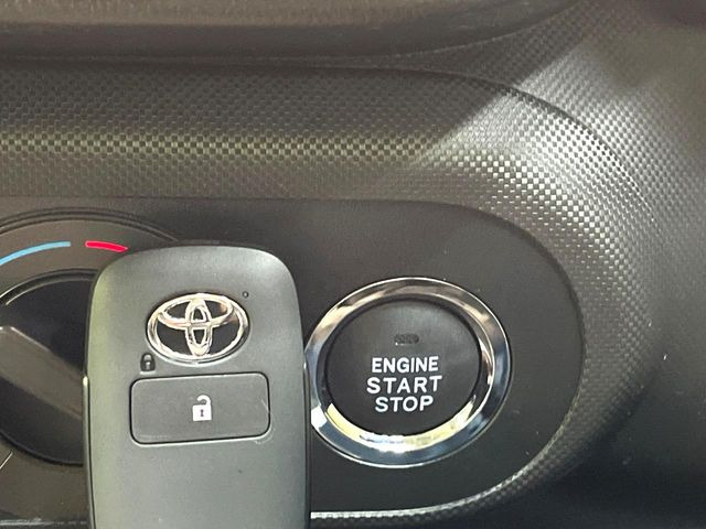 �y�X�}�[�g�L�[�z�J�o����|�P�b�g�ɓ��ꂽ�܂܂ł��h�A�̎{���E�������\�ȃX�}�[�g�L�[�𑕔��B�G���W���̃I���E�I�t�����J�M�����o���K�v����������Ƃ��Ă��֗��ł���