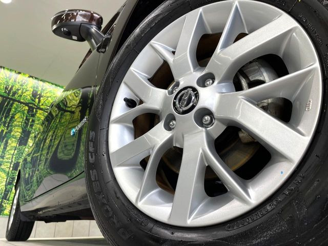 �y����15�C���`�A���~�z�C�[���z�O�ςɃ}�b�`���������A���~�z�C�[���𑕒����Ă���܂��B�e��ЊO�A���~�z�C�[����A�X�^�b�h���X�^�C�����戵�����Ă���܂��B���񂲑��k����������