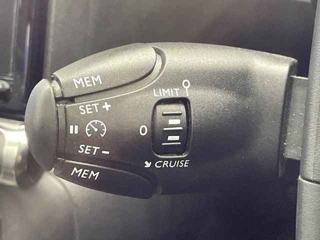 ���I�[�g�N���[�Y�R���g���[��:�������H�⎩���Ԑ�p���H���ɂāA�葬���q���\�ƂȂ�֗��ȋ@�\�ł��B�������ړ��̍ۂł����ɂ����֗��ɂ��g�����������܂���