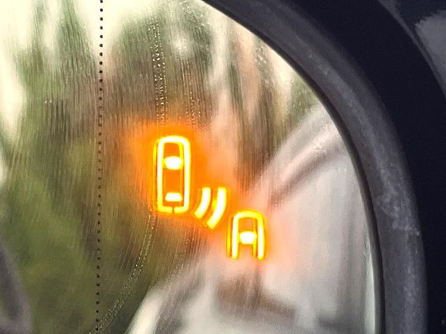 �y�u���C���h�X�|�b�g���j�^�[�z���s���A�h�A�~���[�̎��p�ɂȂ�₷���ӏ��Ɍ㑱�Ԃ��ڋ߂���ƃT�C�h�~���[�̃����Y�Ɍx����\��!�h���C�o�[�ɒ��ӊ��N�����Ă���܂��B