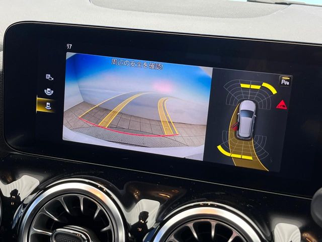 ���p�m���~�b�N�r���[���j�^�[:��p�̃J�����ɂ��A�ォ�猩���낵���悤�Ȏ��_��360�x�N���}�̎��͂��m�F���邱�Ƃ��ł��܂������p�������m�F���₷���A�����ꏊ�ł̐؂�Ԃ��⒓�Ԃ��X���[�Y�ɍs���܂��B