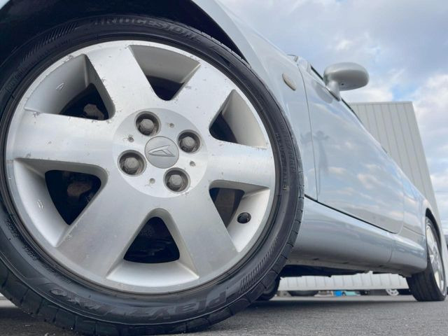 �y�������A���~�z�C�[���z�O�ςɃ}�b�`���������A���~�z�C�[���𑕒����Ă���܂��B�e��ЊO�A���~�z�C�[����A�X�^�b�h���X�^�C�����戵�����Ă���܂��B���񂲑��k����������