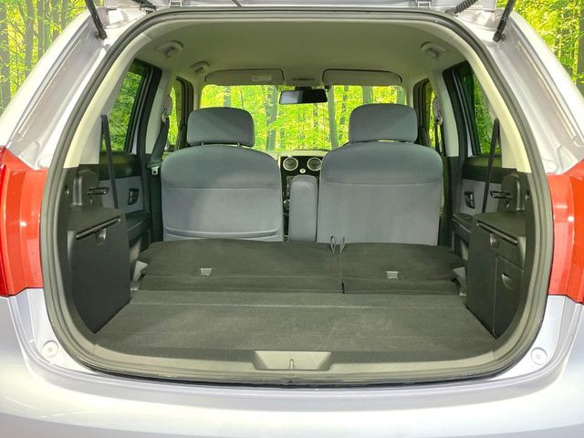 ���i�̂���������ʋ΁A���}���ɏ\���ȉ׎��X�y�[�X���m�ۂ��Ă���܂��B�Z�J���h�V�[�g��|���ƁA�傫�ȉו��̐ύڂ��\�ł���