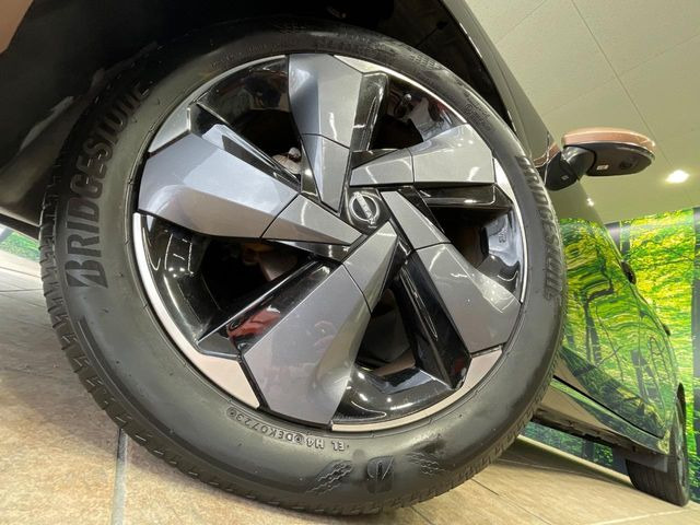 �y����17�C���`�A���~�z�C�[���z�O�ςɃ}�b�`���������A���~�z�C�[���𑕒����Ă���܂��B�e��ЊO�A���~�z�C�[����A�X�^�b�h���X�^�C�����戵�����Ă���܂��B���񂲑��k����������