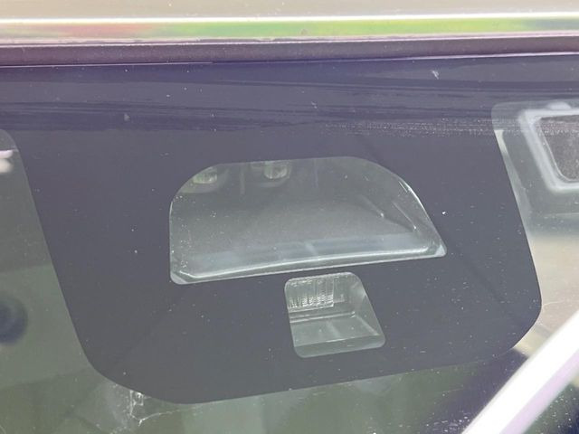 �y�Փˌy���V�X�e���z���s���ɑO���̎ԗ�����F�����A�Փ˂������Ȏ��͌x��ƃu���[�L�ŏՓˉ���Ɣ�Q�y�����A�V�X�g�B�����S�Ƀh���C�u�����y���݂��������܂��B