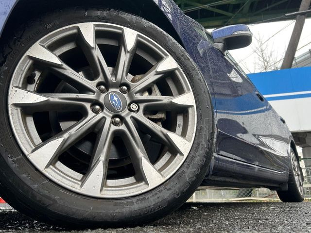 �y����17�C���`�A���~�z�C�[���z�O�ςɃ}�b�`���������A���~�z�C�[���𑕒����Ă���܂��B�e��ЊO�A���~�z�C�[����A�X�^�b�h���X�^�C�����戵�����Ă���܂��B���񂲑��k����������