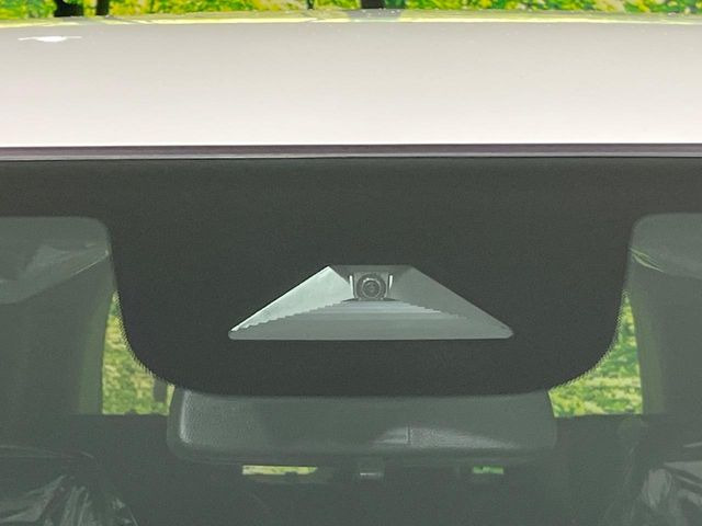 �y�z���_�Z���V���O�z���s���ɑO���̎ԗ�����F�����A�Փ˂������Ȏ��͌x��ƃu���[�L�ŏՓˉ���Ɣ�Q�y�����A�V�X�g�B�����S�Ƀh���C�u�����y���݂��������܂��B