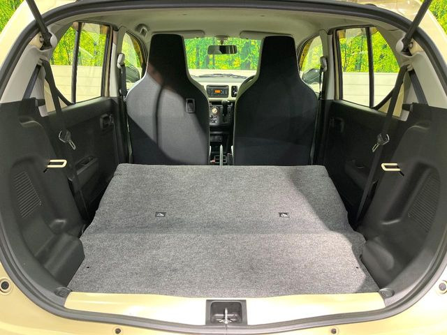 ���i�̂���������ʋ΁A���}���ɏ\���ȉ׎��X�y�[�X���m�ۂ��Ă���܂��B�Z�J���h�V�[�g��|���ƁA�傫�ȉו��̐ύڂ��\�ł���