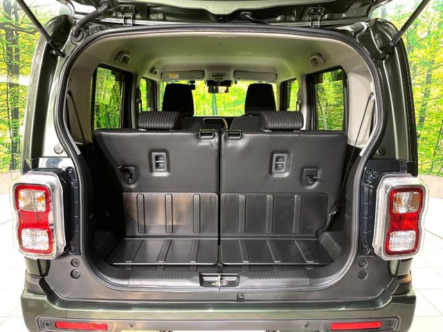 ���i�̂���������ʋ΁A���}���ɏ\���ȉ׎��X�y�[�X���m�ۂ��Ă���܂��B�Z�J���h�V�[�g��|���ƁA�傫�ȉו��̐ύڂ��\�ł���