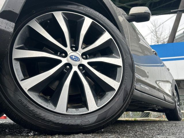 �y����17�C���`�A���~�z�C�[���z�O�ςɃ}�b�`���������A���~�z�C�[���𑕒����Ă���܂��B�e��ЊO�A���~�z�C�[����A�X�^�b�h���X�^�C�����戵�����Ă���܂��B���񂲑��k����������