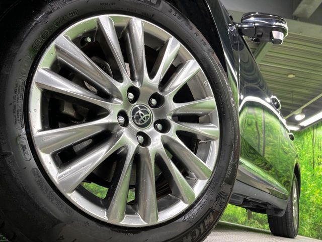 �y����18�C���`�A���~�z�C�[���z�O�ςɃ}�b�`���������A���~�z�C�[���𑕒����Ă���܂��B�e��ЊO�A���~�z�C�[����A�X�^�b�h���X�^�C�����戵�����Ă���܂��B���񂲑��k����������