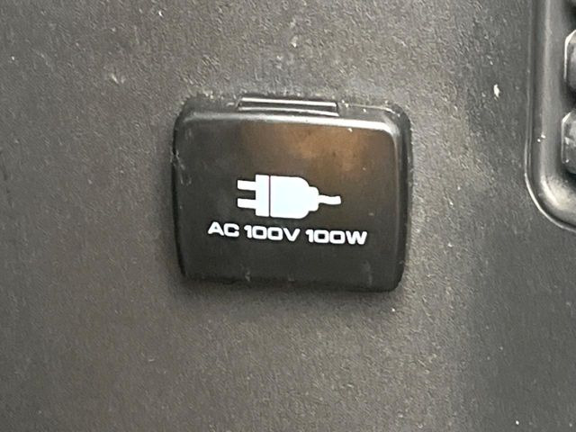 �y�A�N�Z�T���[�R���Z���g�z�L�����v��X�|�[�c�A�A�E�g�h�A�ł̃A�N�e�B�r�e�B�͂������A�ЊQ�E��d�̍ۂɏ����ɂ��Ȃ�AC100V�R���Z���g�𑕔���P�[�^�C��^�u���b�g�A�Q�[���@��̏[�d�ɂ���