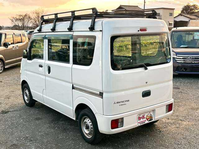 ���X�ł͌y�����Ԃ��畁�ʎԂ܂ŕ��L���I�[�����[�J�[�̎Ԏ�E�F�E�O���[�h��L�x�ɑ����Ă���܂��B