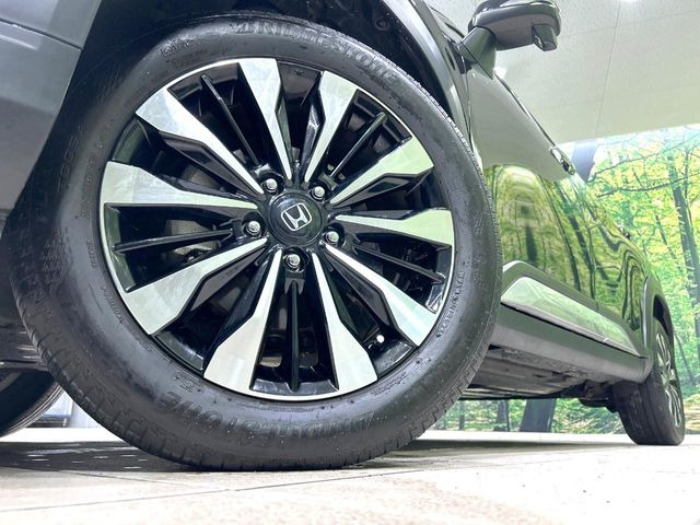 �y����17�C���`�A���~�z�C�[���z�O�ςɃ}�b�`���������A���~�z�C�[���𑕒����Ă���܂��B�e��ЊO�A���~�z�C�[����A�X�^�b�h���X�^�C�����戵�����Ă���܂��B���񂲑��k����������