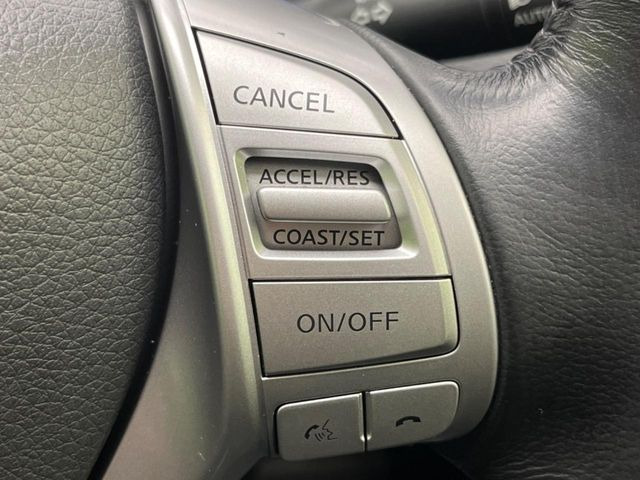 �y�N���[�Y�R���g���[���z�������H�����N���N���s�B�A�N�Z���𗣂��Ă���葬�x�ő��s���ł��A�������^�]���̕��S���y��!�����E�������ȒP�ȃX�C�b�`����Œ����ł��܂��B