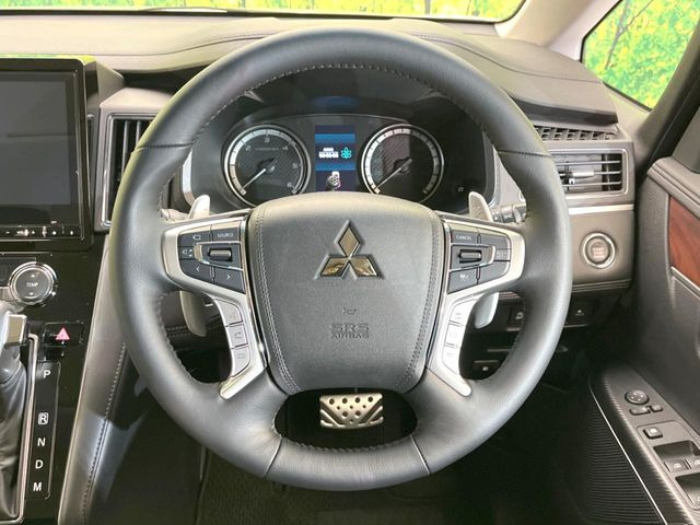 �y�����v�����X�e�A�����O�z�㎿�Ȋv���g�p���邱�ƂŁA��ɂ����������݂ƂĂ��^�]���₷���n���h���ł���