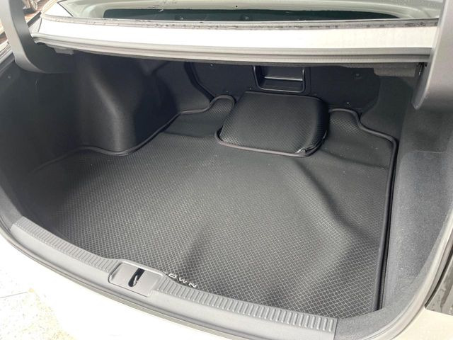 ���i�̂���������ʋ΁A���}���ɏ\���ȉ׎��X�y�[�X���m�ۂ��Ă���܂��B