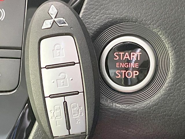 �y�I�y���[�V�����L�[�z�J�o����|�P�b�g�ɓ��ꂽ�܂܂ł��h�A�̎{���E�������\�ȃX�}�[�g�L�[�𑕔��B�G���W���̃I���E�I�t�����J�M�����o���K�v����������Ƃ��Ă��֗��ł���