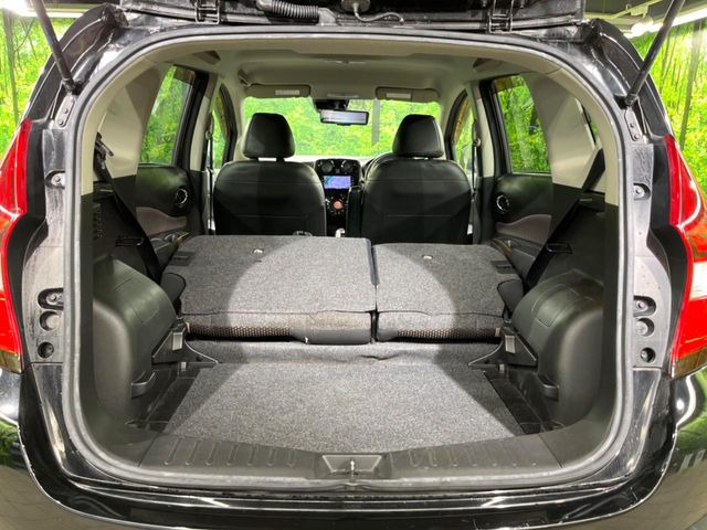 ���i�̂���������ʋ΁A���}���ɏ\���ȉ׎��X�y�[�X���m�ۂ��Ă���܂��B�Z�J���h�V�[�g��|���ƁA�傫�ȉו��̐ύڂ��\�ł���