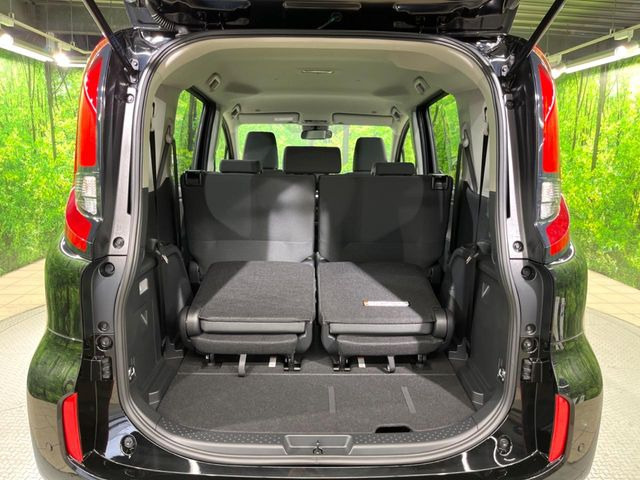 ���i�̂���������ʋ΁A���}���ɏ\���ȉ׎��X�y�[�X���m�ۂ��Ă���܂��B�Z�J���h�V�[�g��|���ƁA�傫�ȉו��̐ύڂ��\�ł���