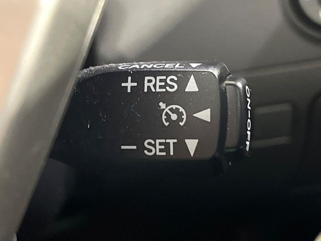 �y�N���[�Y�R���g���[���z�������H�����N���N���s�B�A�N�Z���𗣂��Ă���葬�x�ő��s���ł��A�������^�]���̕��S���y��!�����E�������ȒP�ȃX�C�b�`����Œ����ł��܂��B