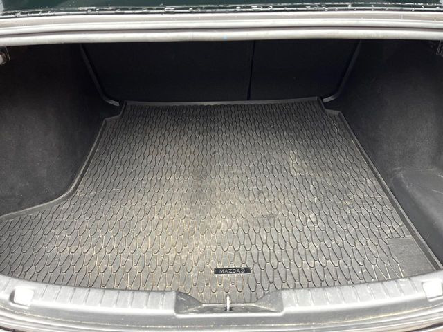 ���i�̂���������ʋ΁A���}���ɏ\���ȉ׎��X�y�[�X���m�ۂ��Ă���܂��B