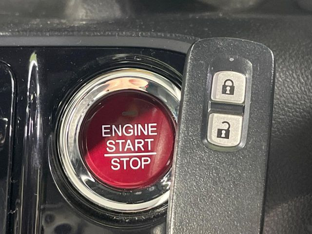 �y�L�[���X�X�^�[�g�V�X�e���z�J�o����|�P�b�g�ɓ��ꂽ�܂܂ł��h�A�̎{���E�������\�ȃX�}�[�g�L�[�𑕔��B�G���W���̃I���E�I�t�����J�M�����o���K�v����������Ƃ��Ă��֗��ł���