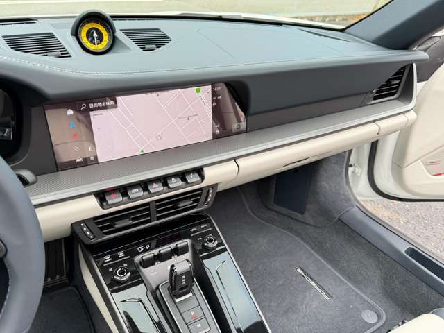 10.9�C���`�^�b�`�p�l���f�B�X�v���C�EPCM�i�r�E�u���[�g�D�[�X�EUSB�B