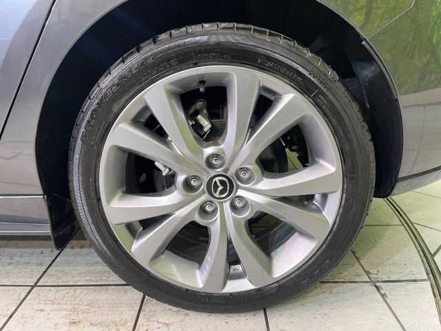 �y�����A���~�z�C�[���z�O�ςɃ}�b�`���������A���~�z�C�[���𑕒����Ă���܂��B�e��ЊO�A���~�z�C�[����A�X�^�b�h���X�^�C�����戵�����Ă���܂��B���񂲑��k����������