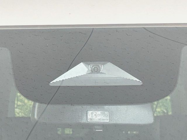 �y�z���_�Z���V���O�z���s���ɑO���̎ԗ�����F�����A�Փ˂������Ȏ��͌x��ƃu���[�L�ŏՓˉ���Ɣ�Q�y�����A�V�X�g�B�����S�Ƀh���C�u�����y���݂��������܂��B