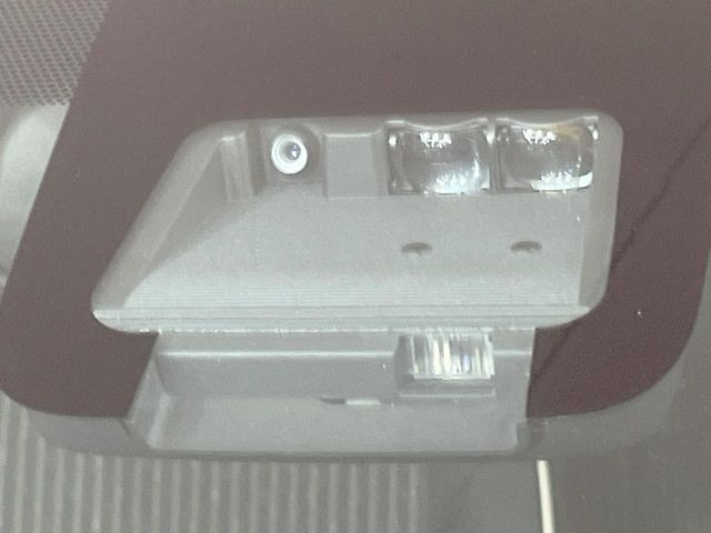 �y�g���^�Z�[�t�e�B�Z���X�z���s���ɑO���̎ԗ�����F�����A�Փ˂������Ȏ��͌x��ƃu���[�L�ŏՓˉ���Ɣ�Q�y�����A�V�X�g�B�����S�Ƀh���C�u�����y���݂��������܂��B