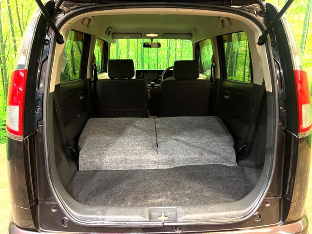 ���i�̂���������ʋ΁A���}���ɏ\���ȉ׎��X�y�[�X���m�ۂ��Ă���܂��B�Z�J���h�V�[�g��|���ƁA�傫�ȉו��̐ύڂ��\�ł���