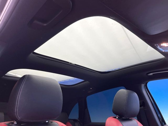 ���p�m���~�b�N�X���C�f�B���O���[�t::�唗�͂̃p�m���}���[�t�́A�㕔���Ȃɂ܂ő����Ă���A�J���I�ȋ�Ԃ����y���݂��������܂��B