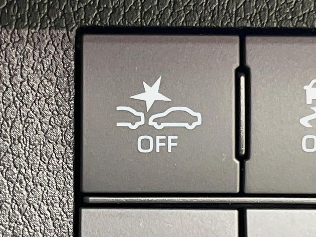 �y�X�}�[�g�A�V�X�g�z���s���ɑO���̎ԗ�����F�����A�Փ˂������Ȏ��͌x��ƃu���[�L�ŏՓˉ���Ɣ�Q�y�����A�V�X�g�B�����S�Ƀh���C�u�����y���݂��������܂��B