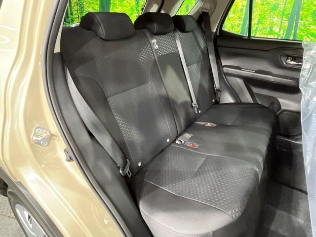 ���i���ȃI���W�i���t���A�}�b�g���I�v�V�����ɂĂ��p�ӂ��Ă���܂��B���D���ȃf�U�C����J���[�����Ԃɍ��킹�đI��ł����������Ƃ��ł��܂���