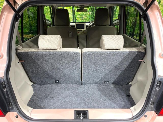 ���i�̂���������ʋ΁A���}���ɏ\���ȉ׎��X�y�[�X���m�ۂ��Ă���܂��B�Z�J���h�V�[�g��|���ƁA�傫�ȉו��̐ύڂ��\�ł���