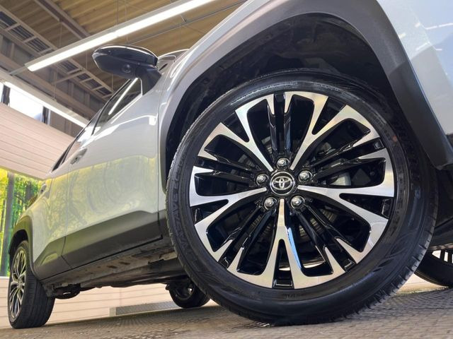 �y����18�C���`�A���~�z�C�[���z�O�ςɃ}�b�`���������A���~�z�C�[���𑕒����Ă���܂��B�e��ЊO�A���~�z�C�[����A�X�^�b�h���X�^�C�����戵�����Ă���܂��B���񂲑��k����������