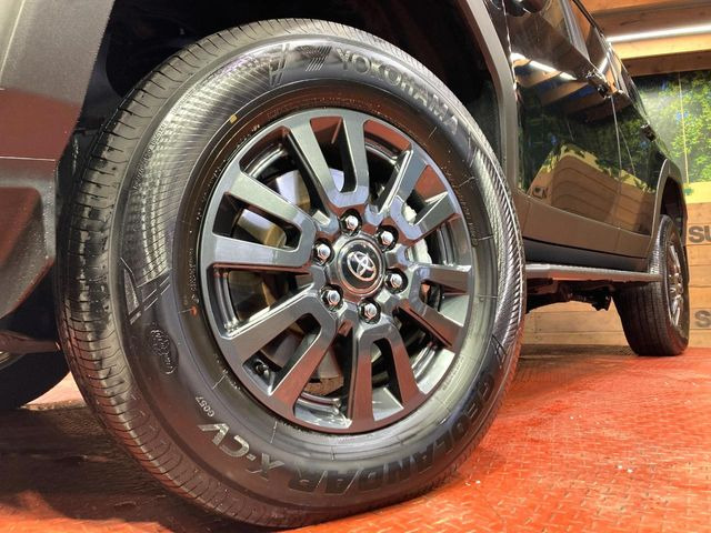 �y����18�C���`�A���~�z�C�[���z�O�ςɃ}�b�`���������A���~�z�C�[���𑕒����Ă���܂��B�e��ЊO�A���~�z�C�[����A�X�^�b�h���X�^�C�����戵�����Ă���܂��B���񂲑��k����������