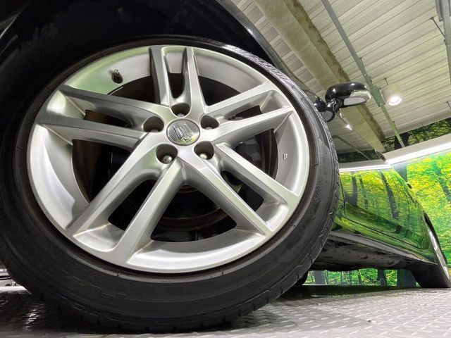 �y����18�C���`�A���~�z�C�[���z�O�ςɃ}�b�`���������A���~�z�C�[���𑕒����Ă���܂��B�e��ЊO�A���~�z�C�[����A�X�^�b�h���X�^�C�����戵�����Ă���܂��B���񂲑��k����������