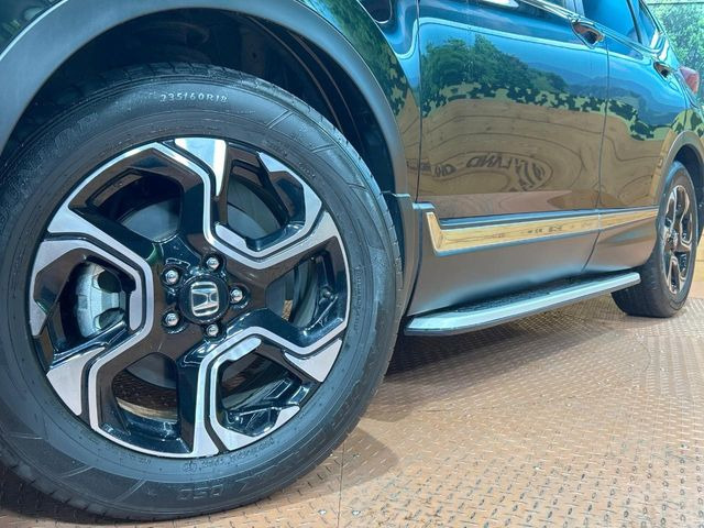 �y����18�C���`�A���~�z�C�[���z�O�ςɃ}�b�`���������A���~�z�C�[���𑕒����Ă���܂��B�e��ЊO�A���~�z�C�[����A�X�^�b�h���X�^�C�����戵�����Ă���܂��B���񂲑��k����������