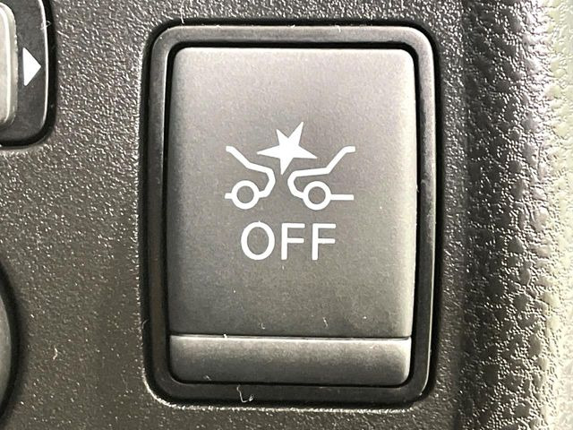 �y�C���e���W�F���g�G�}�[�W�F���V�[�u���[�L�z�t�����g�J�����őO���̎ԗ�����s�҂����m�B�Փ˂������Ȏ��͏Փ˔�Q�y���u���[�L���쓮�A�Փˉ�����T�|�[�g�B�����S�Ƀh���C�u�����y���݂��������܂��B