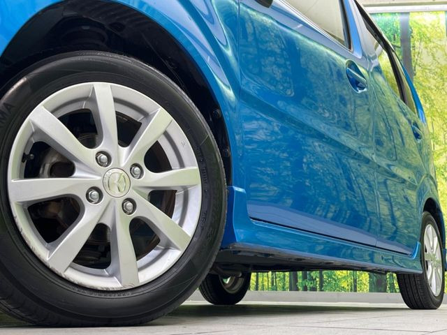 �y����14�C���`�A���~�z�C�[���z�O�ςɃ}�b�`���������A���~�z�C�[���𑕒����Ă���܂��B�e��ЊO�A���~�z�C�[����A�X�^�b�h���X�^�C�����戵�����Ă���܂��B���񂲑��k����������