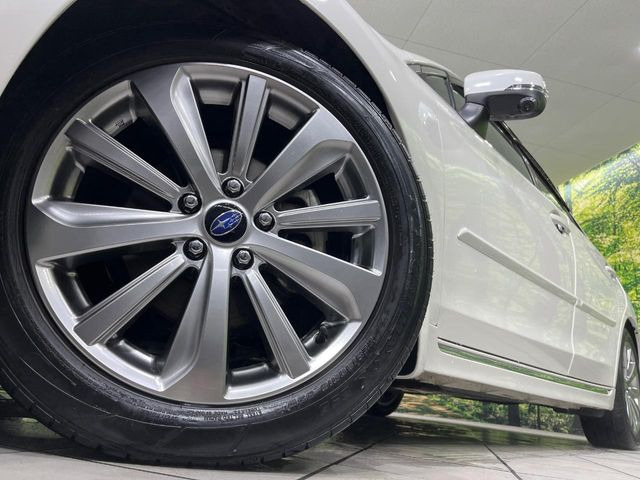 �y���������C���`�A���~�z�C�[���z�O�ςɃ}�b�`���������A���~�z�C�[���𑕒����Ă���܂��B�e��ЊO�A���~�z�C�[����A�X�^�b�h���X�^�C�����戵�����Ă���܂��B���񂲑��k����������