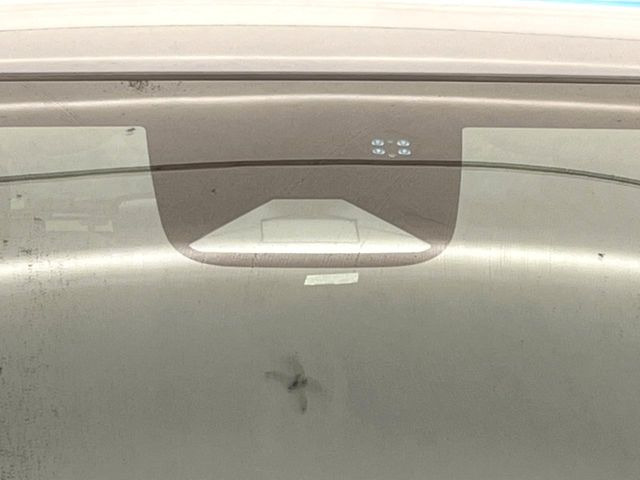 �y�z���_�Z���V���O�z���s���ɑO���̎ԗ�����F�����A�Փ˂������Ȏ��͌x��ƃu���[�L�ŏՓˉ���Ɣ�Q�y�����A�V�X�g�B�����S�Ƀh���C�u�����y���݂��������܂��B