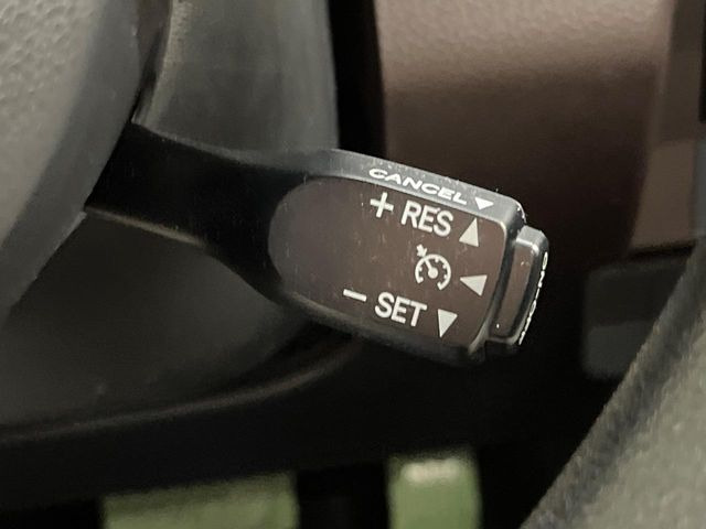 �y�N���[�Y�R���g���[���z�������H�����N���N���s�B�A�N�Z���𗣂��Ă���葬�x�ő��s���ł��A�������^�]���̕��S���y��!�����E�������ȒP�ȃX�C�b�`����Œ����ł��܂��B